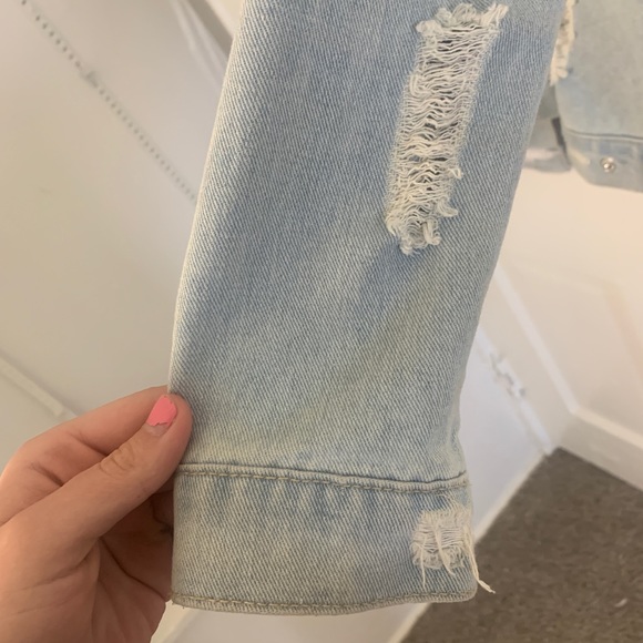 Windsor distressed jean jacket Large - Picture 3 of 6